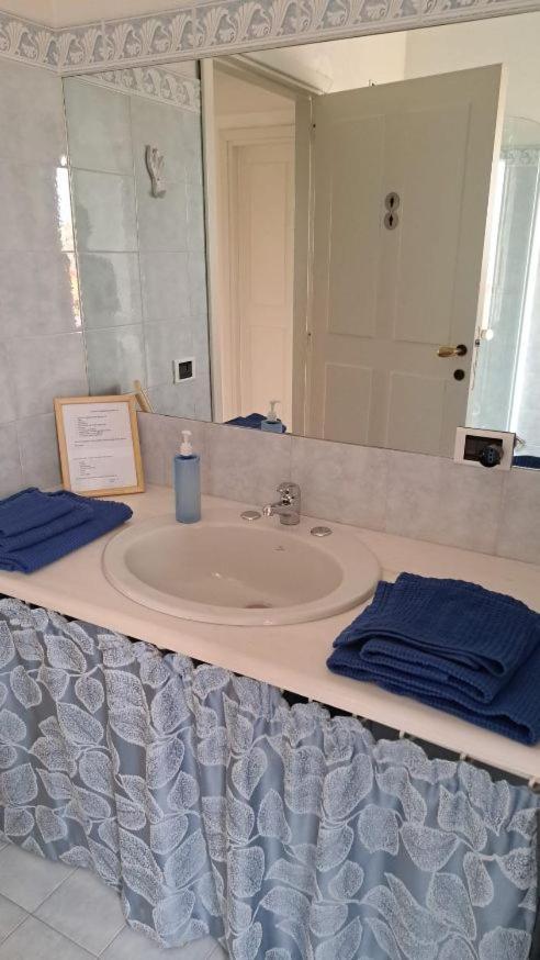 Il Profumo Di Ginestre Bed & Breakfast Olbia Bagian luar foto